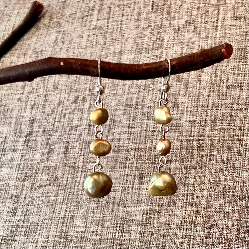 Earrings ~ Lightweight Dangle  Greenish/Gold Beads
